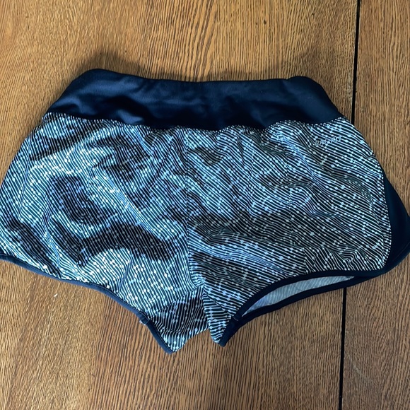 Nike Dri-Fit Lined Shorts - Picture 2 of 4